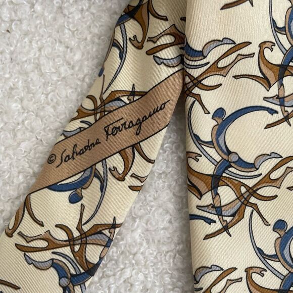 Salvatore Ferragamo 100% Silk Tie Equestrian ￼Hunter - Picture 3 of 7